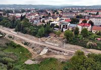 Zmodernizowany_tor_kolejowy_na_odcinku_Nowy_Sacz_-_Nowy_Sacz_Miasto__widok_z_lotu_ptaka__fot._Piotr_Hamarnik__1_.JPG