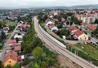 Zmodernizowany_tor_kolejowy_na_odcinku_Nowy_Sacz_-_Nowy_Sacz_Miasto__widok_z_lotu_ptaka__fot._Piotr_Hamarnik__3_.JPG