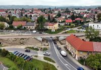 Nowy_wiadukt_kolejowy_na_ul._Wegierskiej_w_Nowym_Saczu__widok_z_lotu_ptaka__fot._Piotr_Hamarnik__1_.JPG