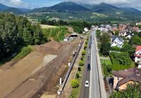 Prace_ziemne_przy_modernizacji_linii_kolejowej_w_Mszanie_Dolnej__widok_z_lotu_ptaka__fot._Piotr_Hamarnik__1_.JPG