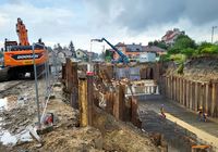 Budowa_wanny_szczelnej_przy_nowym_wiadukcie_kolejowym__ktoy_powstanie_na_skrzyzowaniu_ul._Kolejowej_i_Asnyka_w_Nowym_Saczu__fot._Piotr_Hamarnik__1_