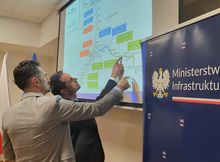 csm_2._Podpisanie_umowy_w_Mszanie_Dolnej_na_linie_Rabka_Zaryte_-_Mszana_Dolna_-_Fornale__Kasina_Wielka___fot._Piotr_Hamarnik_PLK_SA_5f56567bb7