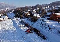 Budowa_sciany_oporowej_wzdluz_modernizowanej_linii_kolejowej_w_Rabce-Zdroju__widok_z_lotu_ptaka__fot._Piotr_Hamarnik__1_.JPG