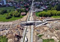 Budowa_nowego_wiaduktu_kolejowego_i_przystanku_w_sasiedztwie_ul._Krakowskiej_w_Nowym_Saczu__widok_z_lotu_ptaka__fot._Krzysztof_Dzidek__2_.JPG